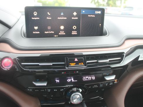 Used 2024 Acura MDX FWD w/ Technology Package image 11