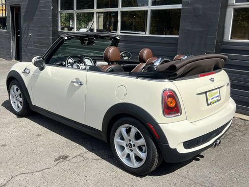 Used 2009 MINI Cooper S w/ Convenience Pkg FWD image 3