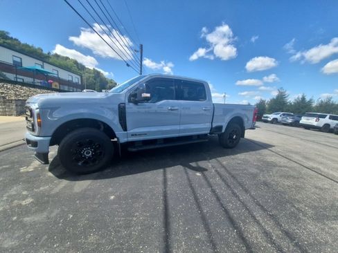 Used 2025 Ford F250 Lariat w/ Lariat Ultimate Package AWD/4WD image 4