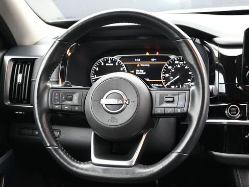 Used 2023 Nissan Pathfinder SL image 14