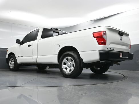 Used 2019 Nissan Titan S image 25