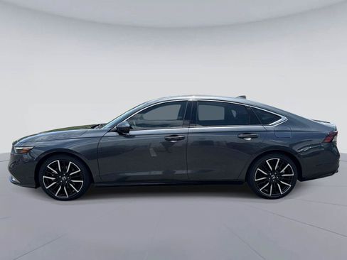 Used 2023 Honda Accord Touring image 7