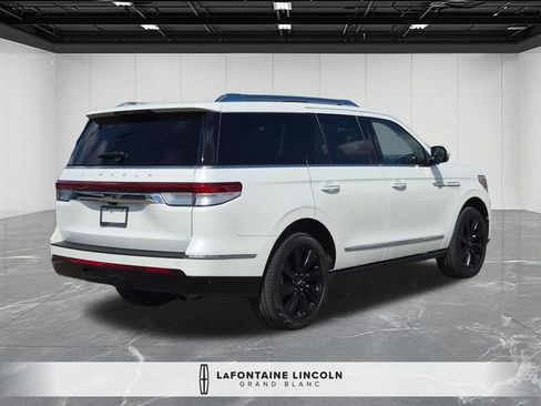 Certified 2024 Lincoln Navigator Reserve AWD/4WD image 5