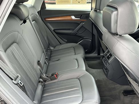 Used 2023 Audi Q5 2.0T Premium w/ Convenience Package AWD/4WD image 14