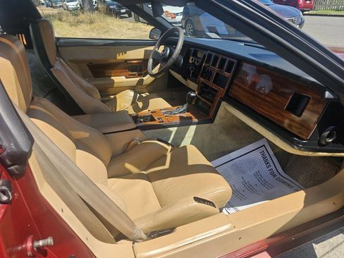 Used 1987 Chevrolet Corvette Coupe image 11