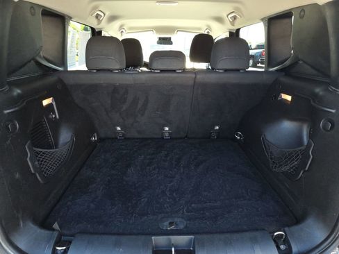 Used 2017 Jeep Renegade Latitude AWD/4WD image 31