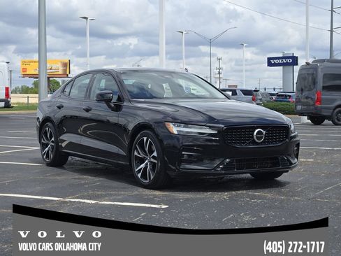 Used 2025 Volvo S60 B5 Core AWD/4WD image 2
