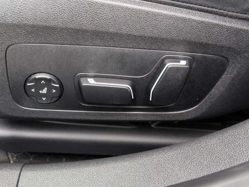 Certified 2025 BMW 330i xDrive Sedan AWD/4WD image 17
