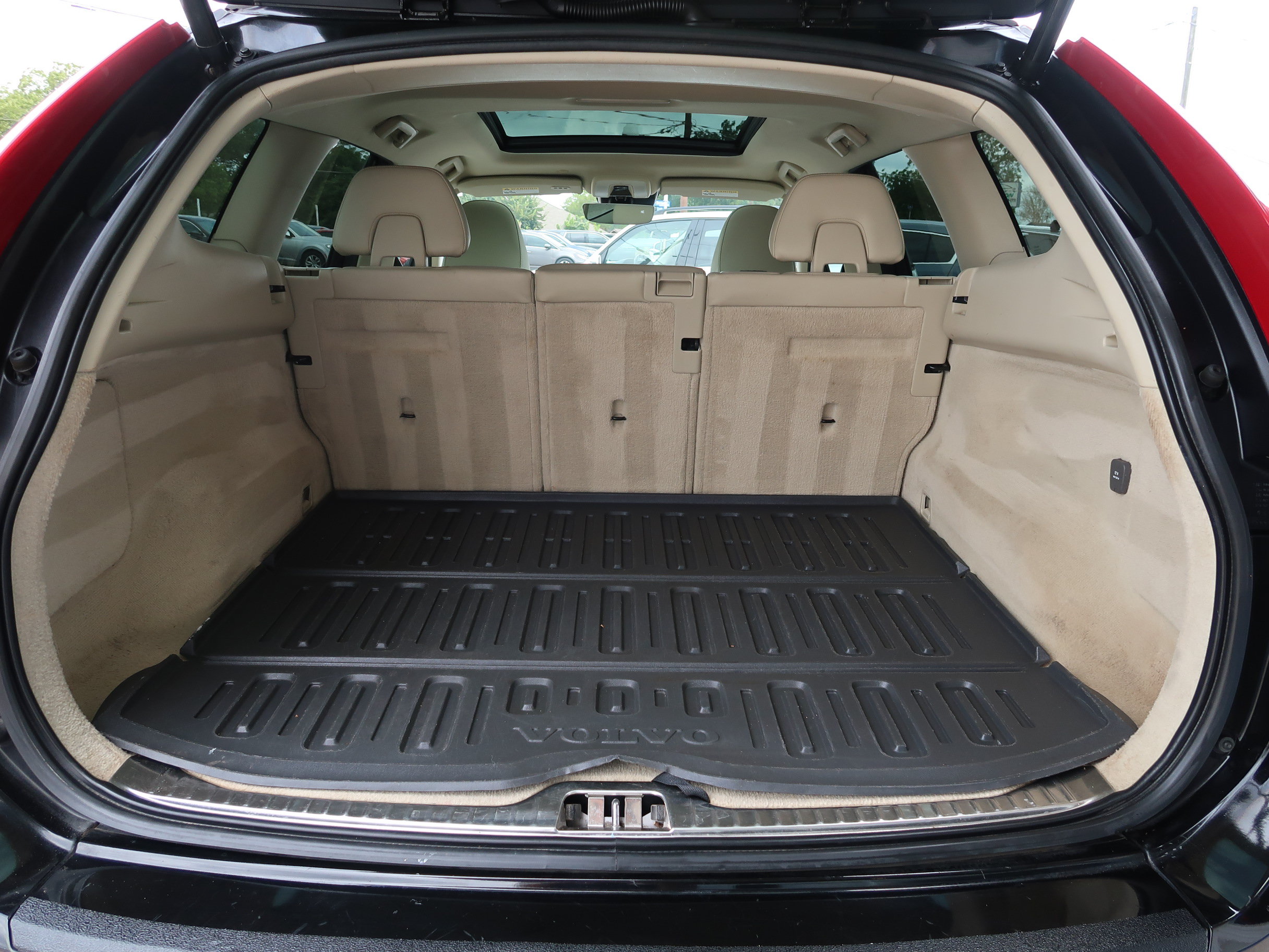 Used 2015 Volvo XC60 T5 Premier w/ Proximity Package FWD image 37
