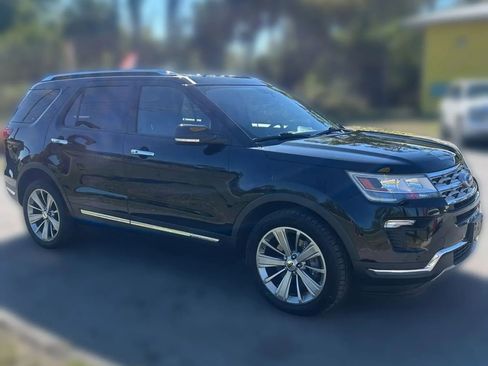 Used 2018 Ford Explorer Limited image 3