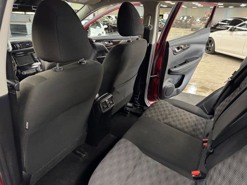 Used 2021 Nissan Rogue Sport SV image 39