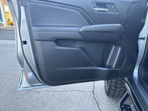 Used 2025 Chevrolet Colorado W/T w/ WT Convenience Package II image 10
