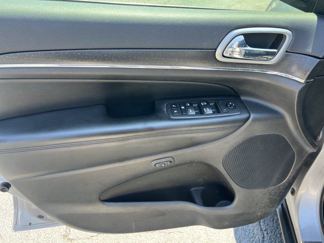 Used 2018 Jeep Grand Cherokee Limited AWD/4WD image 11