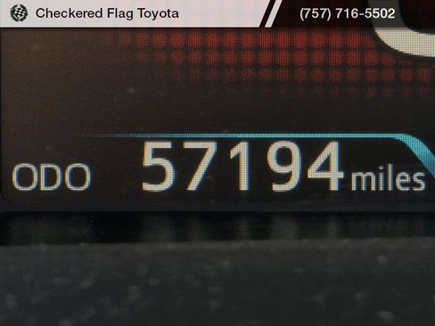 Used 2022 Toyota Prius XLE image 13