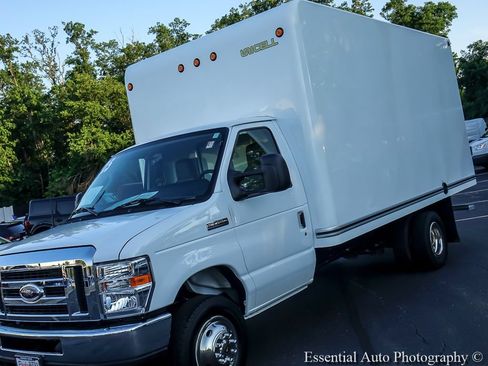 Used 2025 Ford E-450 and Econoline 450 Super Duty w/ Power Equipment Group RWD image 4