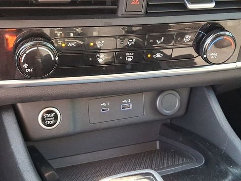 Used 2023 Nissan Rogue S FWD image 15