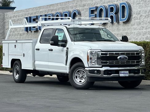 New 2026 Ford F350 XL w/ XL Chrome Package image 1