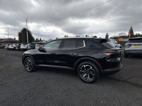 New 2026 Chevrolet Equinox EV LT FWD image 3