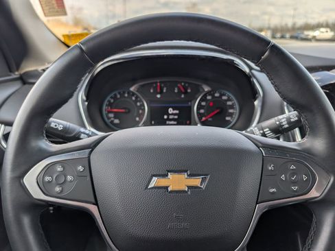 Used 2023 Chevrolet Traverse LT w/ Rear Camera Mirror Package image 12