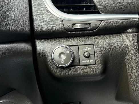 Used 2016 Chevrolet Traverse LT image 15