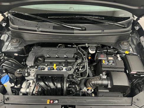 Used 2024 Hyundai Venue SEL FWD image 23