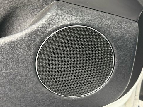 Used 2026 Genesis GV70 2.5T Select image 15