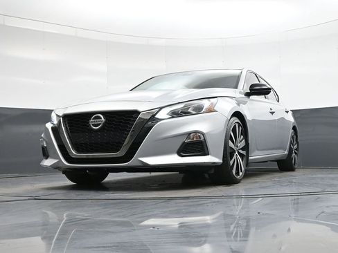 Used 2020 Nissan Altima 2.5 SR w/ Premium Package image 42