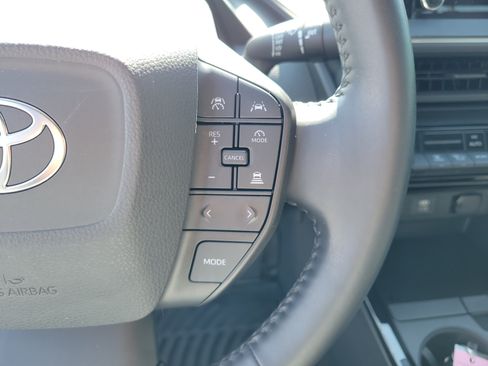 Used 2023 Toyota Prius LE FWD image 23