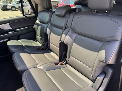 Used 2025 Ford Expedition Max Active AWD/4WD image 43