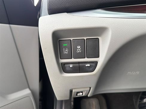 Used 2015 Acura TLX w/ Technology Package FWD image 28