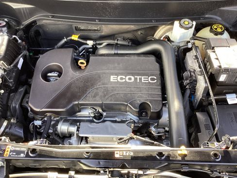 Used 2019 Chevrolet Equinox LS w/ LS Convenience Package image 28