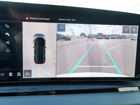 New 2025 Audi Q6 e-tron Premium image 10