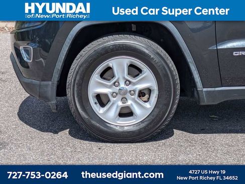 Used 2014 Jeep Grand Cherokee Laredo w/ Security & Convenience Group AWD/4WD image 10