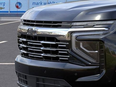 New 2026 Chevrolet Suburban Premier w/ Sun And Tow Package AWD/4WD image 13