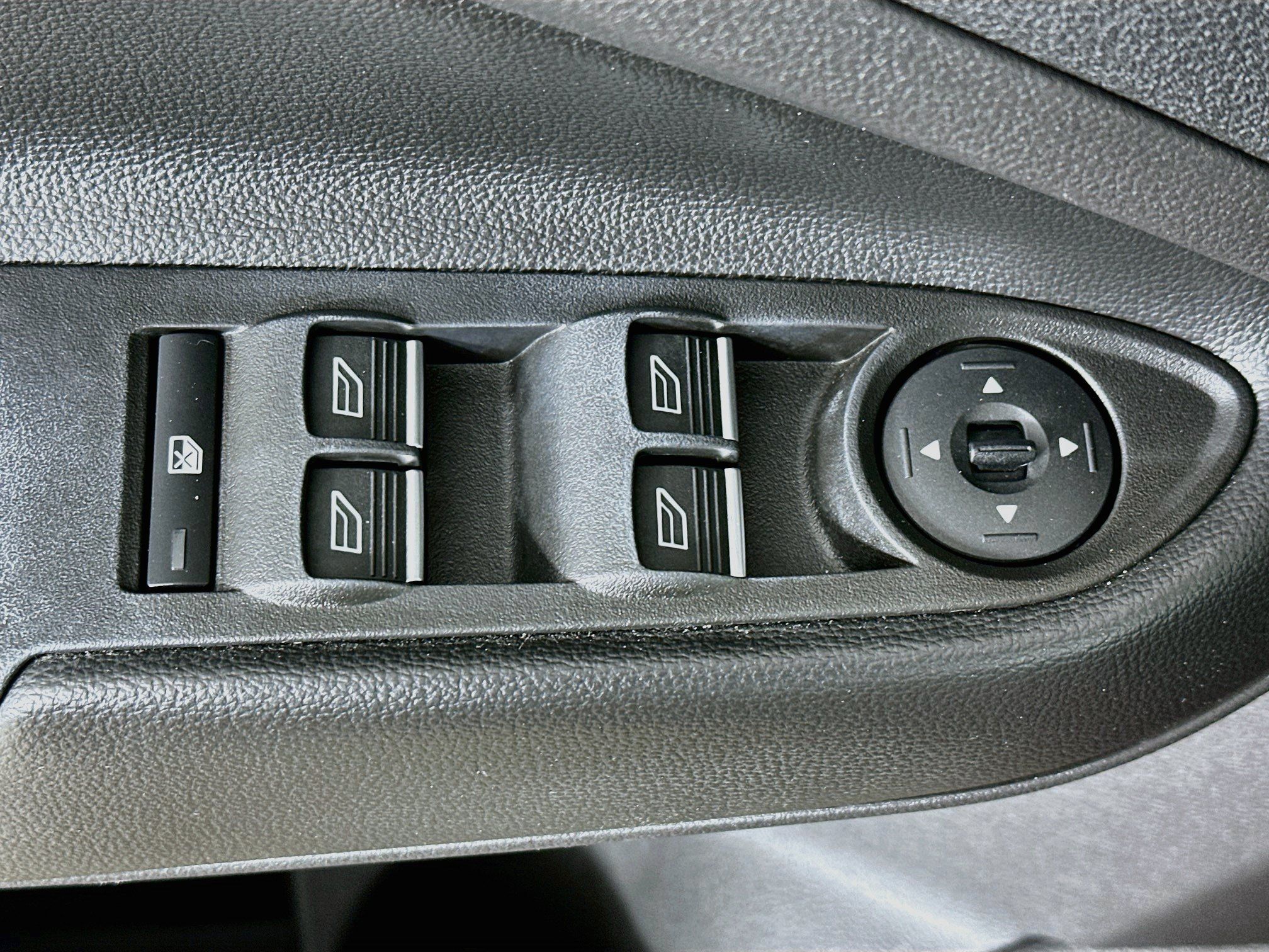 Used 2017 Ford Escape Titanium FWD image 15