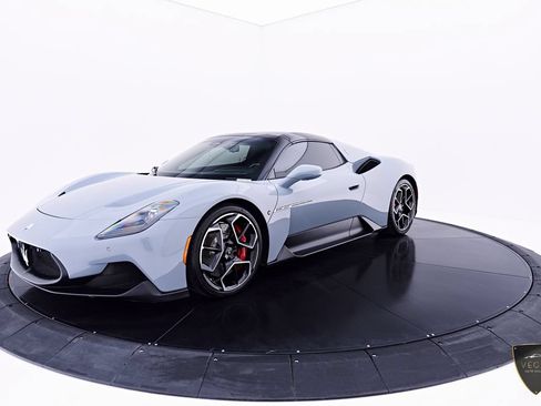 Used 2023 Maserati MC20 Spyder RWD image 11
