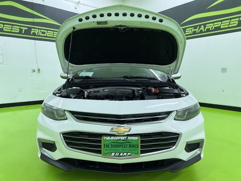 Used 2018 Chevrolet Malibu LT FWD image 4
