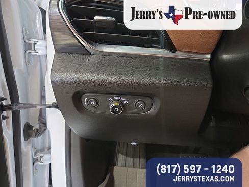 Used 2020 Chevrolet Traverse High Country FWD image 14