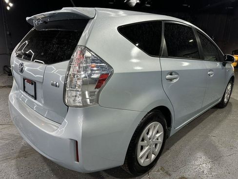 Used 2012 Toyota Prius V Two FWD image 5