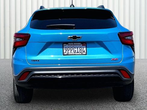 Used 2025 Chevrolet Trax RS w/ Sunroof Package FWD image 24