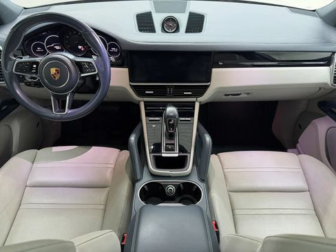 Used 2019 Porsche Cayenne AWD/4WD image 2