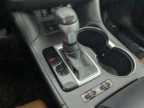 Used 2019 Toyota Highlander Limited image 22