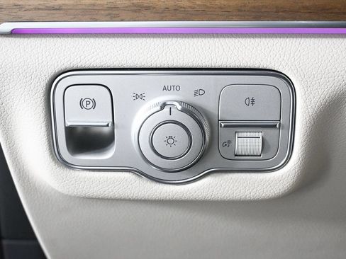 Used 2026 Mercedes-Benz GLS 450 4MATIC image 9