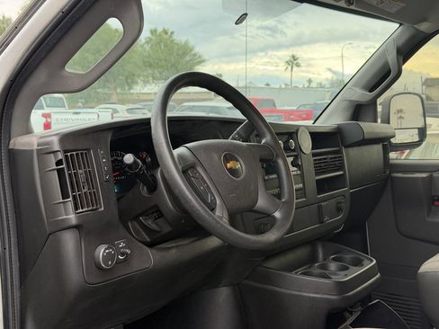 Used 2017 Chevrolet Express 2500 image 23