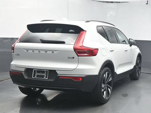 Used 2025 Volvo XC40 B5 Ultra AWD/4WD image 7