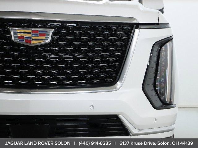 Used 2025 Cadillac Escalade Premium Luxury AWD/4WD image 47