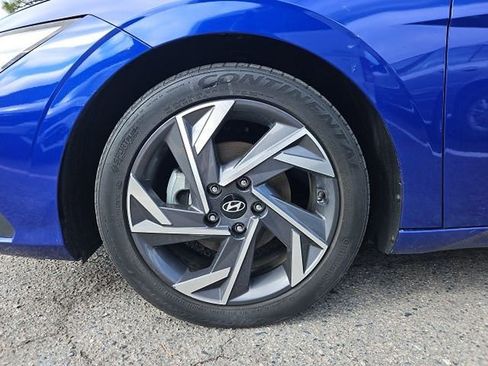 Used 2025 Hyundai Elantra Sport image 3