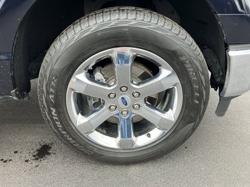 Used 2021 Ford F150 Lariat w/ Max Trailer Tow Package image 12