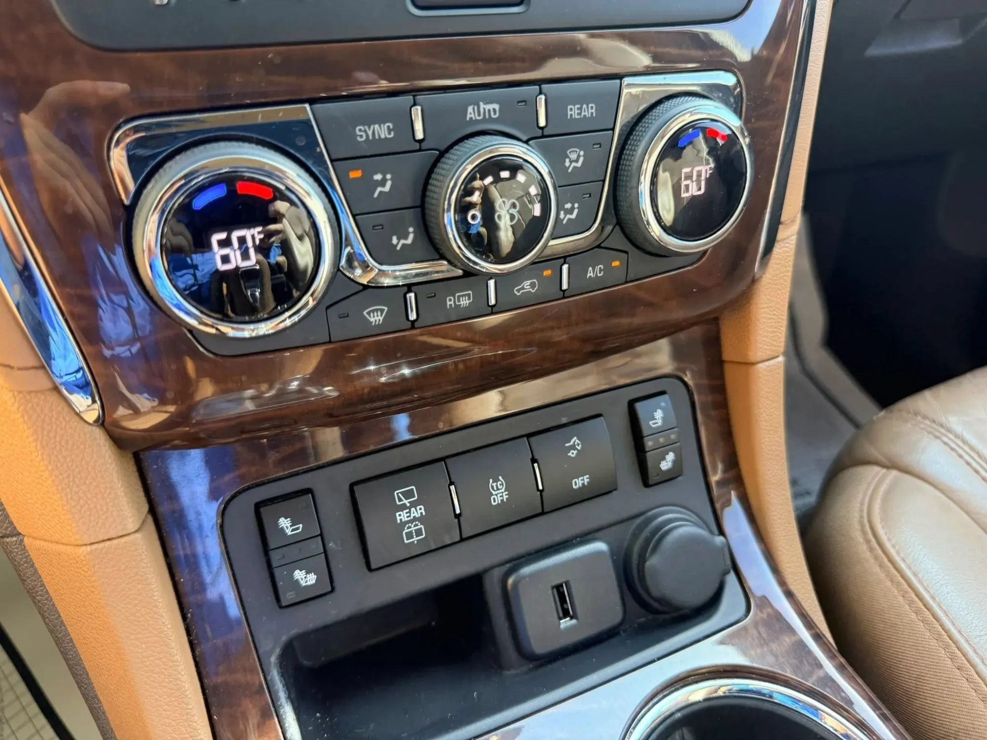 Used 2016 Buick Enclave Leather FWD image 22