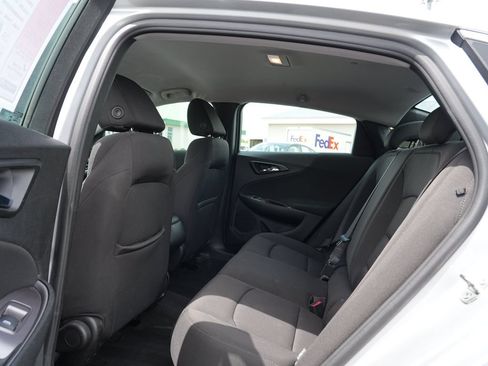 Used 2021 Chevrolet Malibu LS FWD image 18